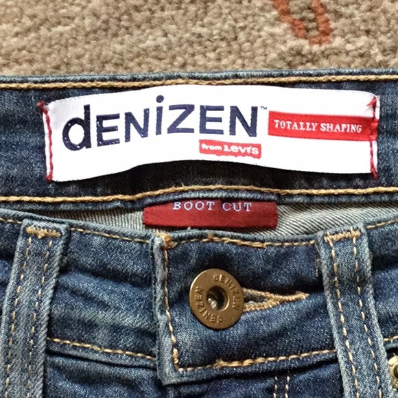 Jeans - Picture 2 of 3